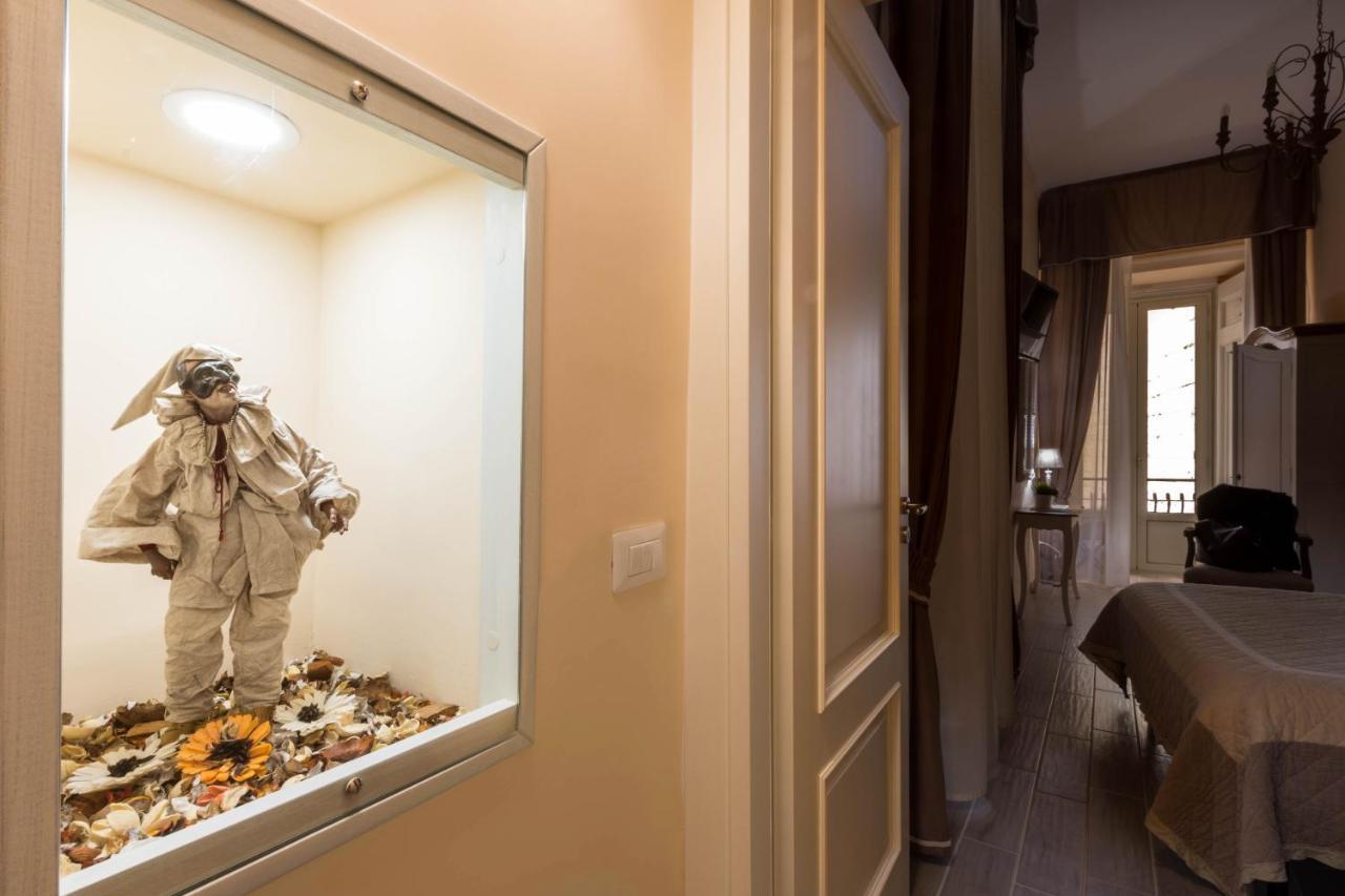 Rooms In San Domenico Maggiore 3 Napoli Eksteriør billede