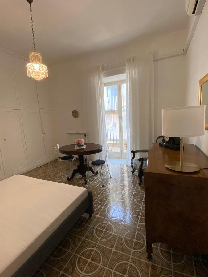Rooms In San Domenico Maggiore 3 Napoli Eksteriør billede